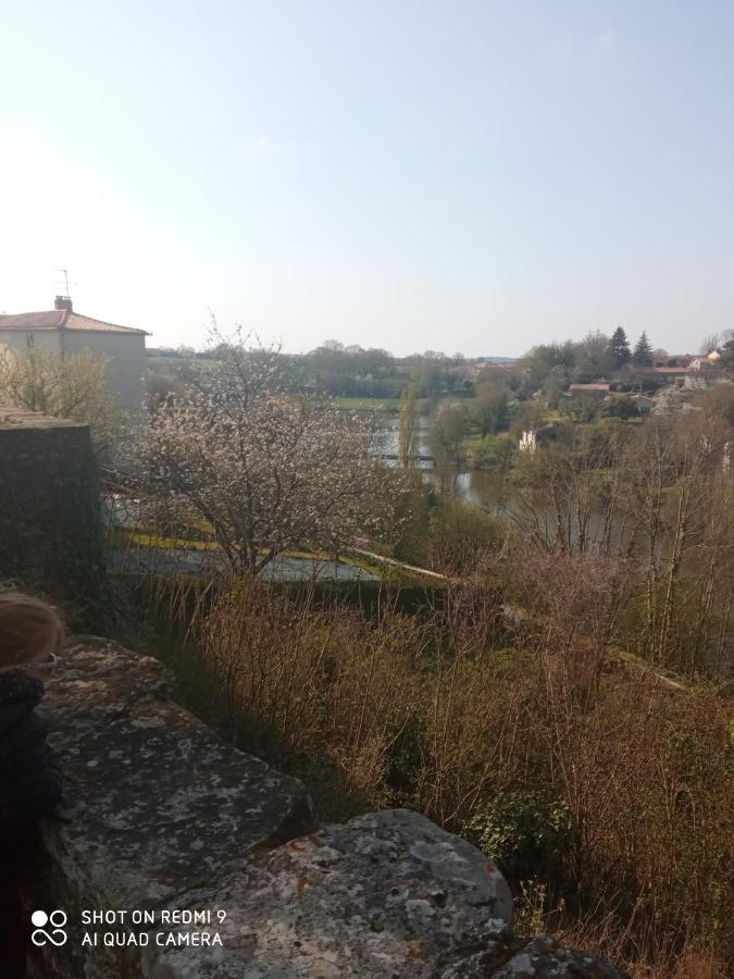 VouvantBasse De Ramparts别墅 外观 照片